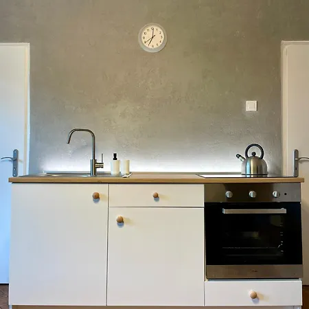 Apartmán Authentic Self Check-in In Vibrant Ruzinov Area, Komarnicka 42, Bratislava