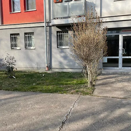 Authentic Self Check-in In Vibrant Ruzinov Area, Komarnicka 42, Appartement Bratislava