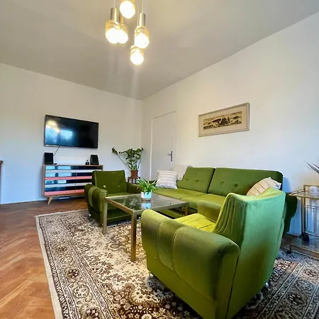 Appartement Authentic Self Check-in In Vibrant Ruzinov Area, Komarnicka 42,