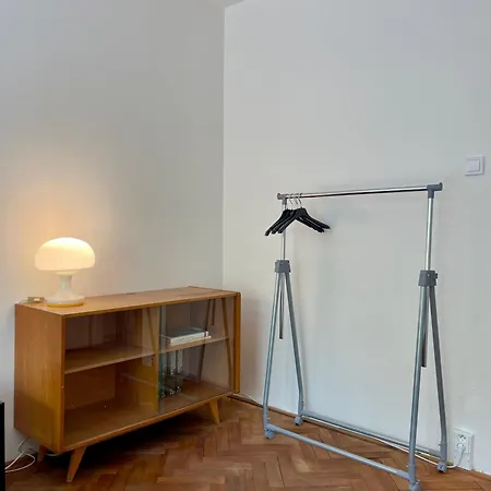 Authentic Self Check-in In Vibrant Ruzinov Area, Komarnicka 42, Appartement