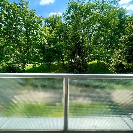 Authentic Self Check-in In Vibrant Ruzinov Area, Komarnicka 42, Appartement *
