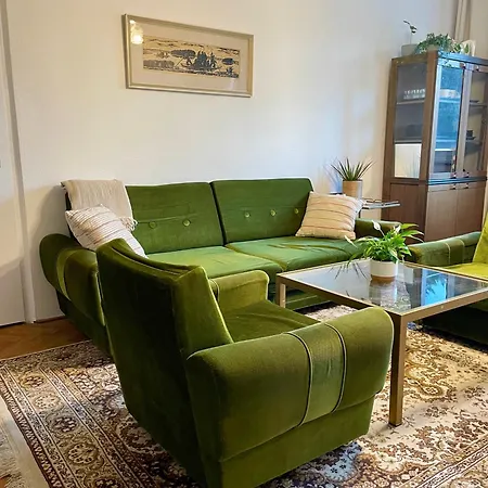 Authentic Self Check-in In Vibrant Ruzinov Area, Komarnicka 42, Appartamento Bratislava